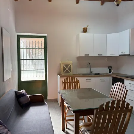 Granny's House In Mani, Peloponnese, Greece בית נופש